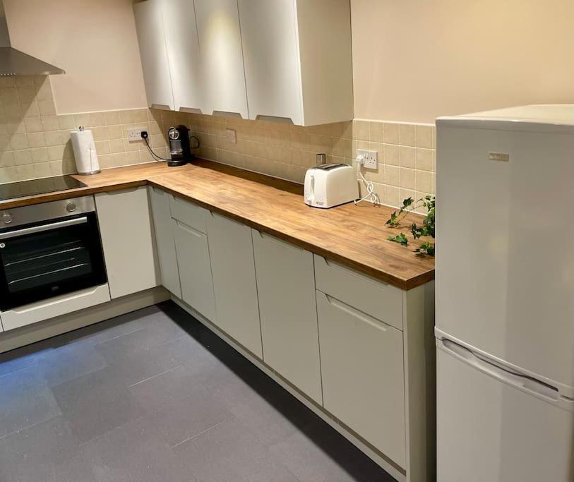 Vennel Street Apartments Stewarton Экстерьер фото